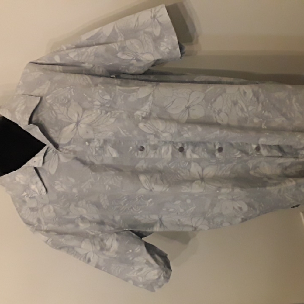 White and Gray Button Down Hawaiian Shirt XXL by Solitude